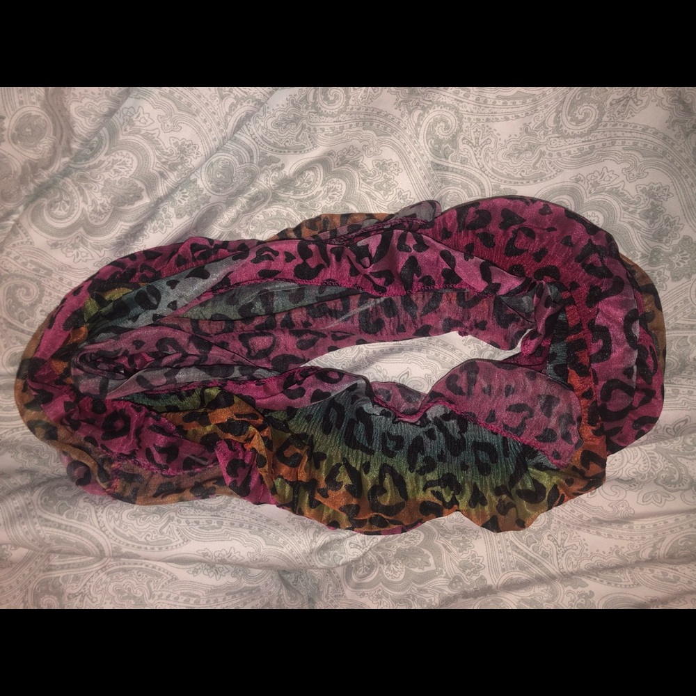 Rainbow cheetah scarf‼️BOGO‼️